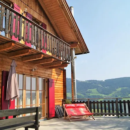 Ferienhaus In Ruhiger Lage - 3 Schlafzimmer- Große Terrasse *