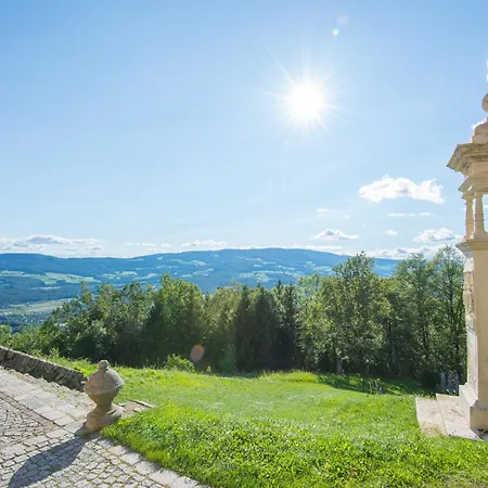 Ferienhaus In Ruhiger Lage - 3 Schlafzimmer- Große Terrasse Pöllauberg