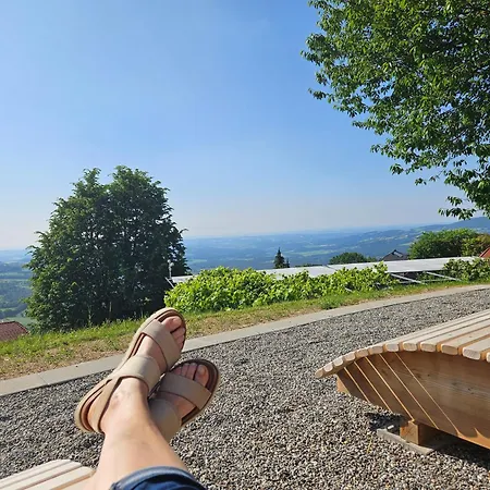 In Ruhiger Lage - 3 Schlafzimmer- Grosse Terrasse Pollauberg